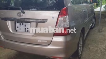 Toyota Innova 2012 Số sàn 8 chỗ Vàng cát