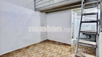 PHÒNG GÁC NGAY KHU K300 - TRƯỜNG HVHK - GIỜ GIẤC TỰ DO