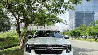 Ford Everest Titanium 2 cầu 2025 Trắng Tự động