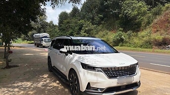 KIA Carnival 2.2D Signature 2024 Trắng