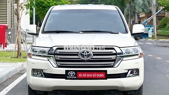 Toyota Land Cruiser 4.6 V8 2020 Trắng Chính Hãng
