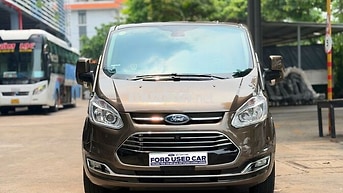 Ford Tourneo Limousine 2021 Bản cao cấp Nâu