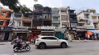 Mặt tiền khu phố Nhật Phạm Viết Chánh