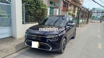 Kia Carens Luxury 2023 Đen 7 chỗ Xăng