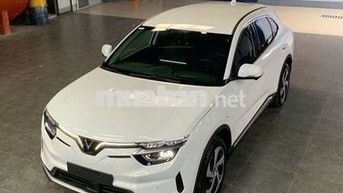 VinFast VF8 ECO 2025 Trắng