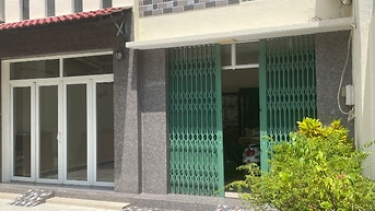 BÁN NHÀ LỚN CĂN ĐÔI. DT: 8,1-37m, DTtrệt:298m, DTSD:500m, một lầu