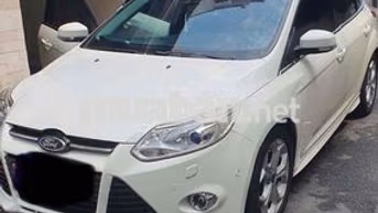 Ford Focus 2015 Hatchback Trắng Tự động 130.000km