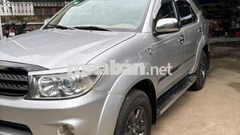 Toyota Fortuner 2010 Xăng Bạc Tự động 13 vạn