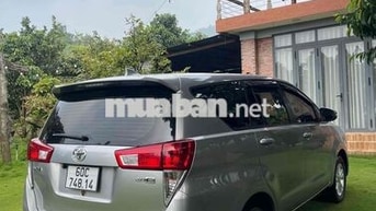 cần bán 1 xe innova 2018 xe chất zin