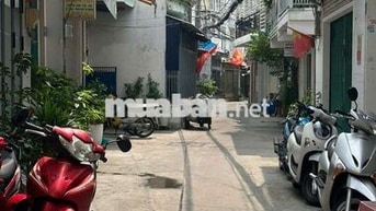 cho thuê nhà 888/67/24 lạc long quân  sử dụng 120m 3pn 3wc gia 11 tr 