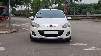 Cần bán xe Mazda 2 Hatchback 2012, At, màu trắng.