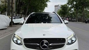 Mercedes Benz GLC 2019 300 4Matic - 95000 km