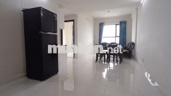 Cho thuê Green River dt72m2/ 2PN giá 9tr7 có 2 máy lạnh, 2 máy nóng. 