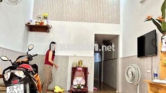 cho thuê nhà Đô Đốc Chấn 2PN, 1WC 10tr