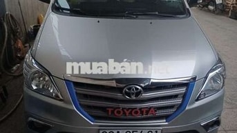 Toyota Innova E 2015 Bạc 8 chỗ