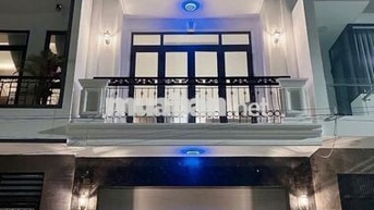 Cho thuê MT 17A Đặng Dung, P. Tân Định, Quận 1 