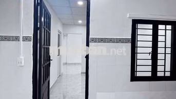 Nhà 1 trệt 1 lầu sân rộng DT 172m2 hẻm xe hơi tại đường 30 Linh Đông