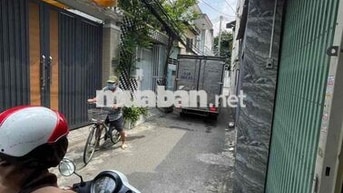 mẹ lớn tuổi cần bán nhà về quê.