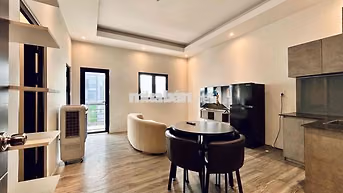2 Phòng Ngủ, 2 Ban Công Thoáng, Rộng 60m2, Gần Phố Phan Xích Long