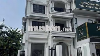 NHÀ MỚI ĐẸP, CÓ SÂN, GÓC 2 MẶT TIỀN SỐ 146 HOA LAN QUẬN PHÚ NHUẬN