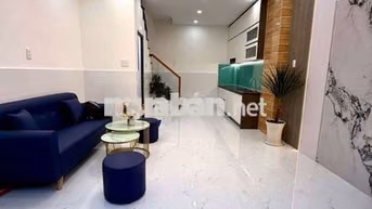 CHỦ GẤP GIẢM CÒN 3,65 TỶ – CHỐT NHANH!
🏡 NHÀ HẺM XE HƠI 