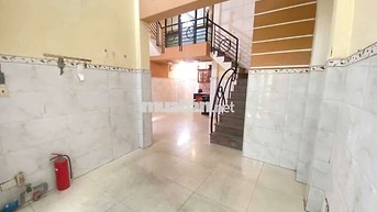 cho thuê nhà Nguyễn Thị Huỳnh 3PN, 3WC giá 15tr