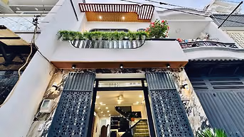 Chú Tư gửi bán gấp căn nhà 50m2 giá 2tỷ ngay trung tâm Thuận An. Sổ ri