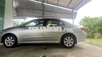 Toyota Corolla Altis Bạc 5 chỗ giao lưu xe tải