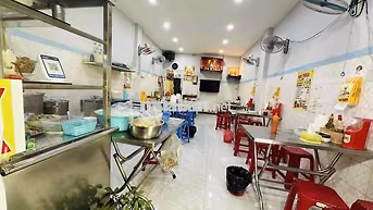CHO THUÊ NHÀ MẶT TIỀN QUANG TRUNG P10 GV GẦN NGÃ 5