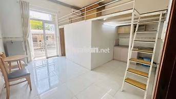 Phòng 45m2 bancon, có 1PN riêng, + gác lửng. 