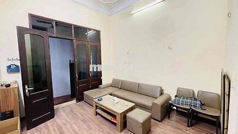 Cho thuê nhà Nguyên Căn Nguyễn Văn Cừ, 55m2, 3 tầng