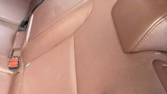 CẦN BÁN XE TOYOTA CROSS MÀU ĐỎ 2022