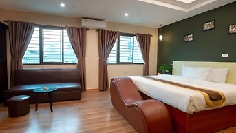 Cho thuê khách sạn mặt phố Bùi Thị Xuân, 23 phòng