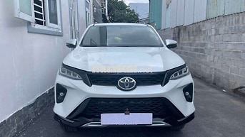 FORTUNER LEGENDER 2025, 12 NGÀN KM, SƠN ZIN 100%
