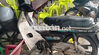 Honda Dream lùn Trắng đen