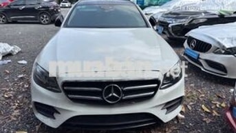Mercedes-Benz GLC200 2021 Trắng Tự động