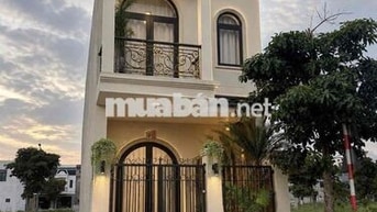 Bán nhà full NT cao cấp cạnh Kcn VSIP3