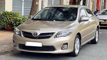 Toyota Corolla Altis 2.0 Tự động 2014 Vàng cát