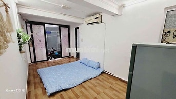 Phòng trệt ngay mặt đất lối đi riêng siêu rẻ ngay trung tâm Quận 10