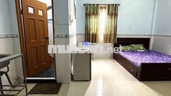 CHO THUÊ MINIHOUSE SẴN NỘI THẤT LỘ OTO KDC 586 GẦN CHỢ GIÁ 2.2TR/THÁNG