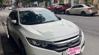 Honda Civic 2018 Trắng 10 vạn