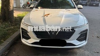 Vinfast LuxA Tiêu Chuẩn 2022 Trắng