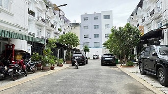 Nhà cho thuê nguyên căn , hẻm xe hơi 