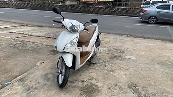Honda Vision Trắng