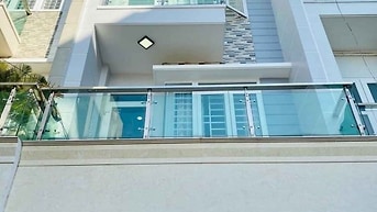 Cần bán nhà 1 trệt 3 lầu hẻm ô tô, đường Trương Công Định, phường 7 TP