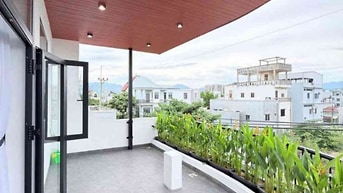 BÁN NHÀ 3 TẦNG GẦN BIỂN ĐÀ NẴNG  2 MẶT TIỀN