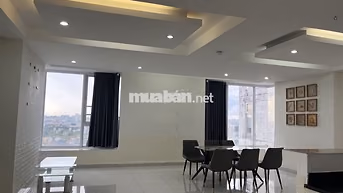 Chính chủ cho thuê căn hộ 138m2 3pn 3wc tầng cao view thoáng giá tốt