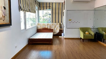 Cho thuê nhà riêng phố lê hồng phong ,ba đình DT 75m2x 4,5T MT25m