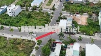 Tôi cần cho thuê mặt bằng góc ngã tư đường 10,5m ngay chung cư Ori
