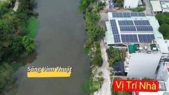 Nhà mới - mặt tiền sông ở nghỉ dưỡng thoáng mát - Đúc 1 trệt 2 lầu